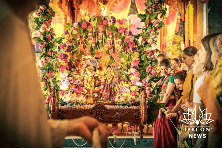 यूक्रेन में भय और अस्थिरता के बावजूद श्रद्धालु आगे बढ़ रहे हैं